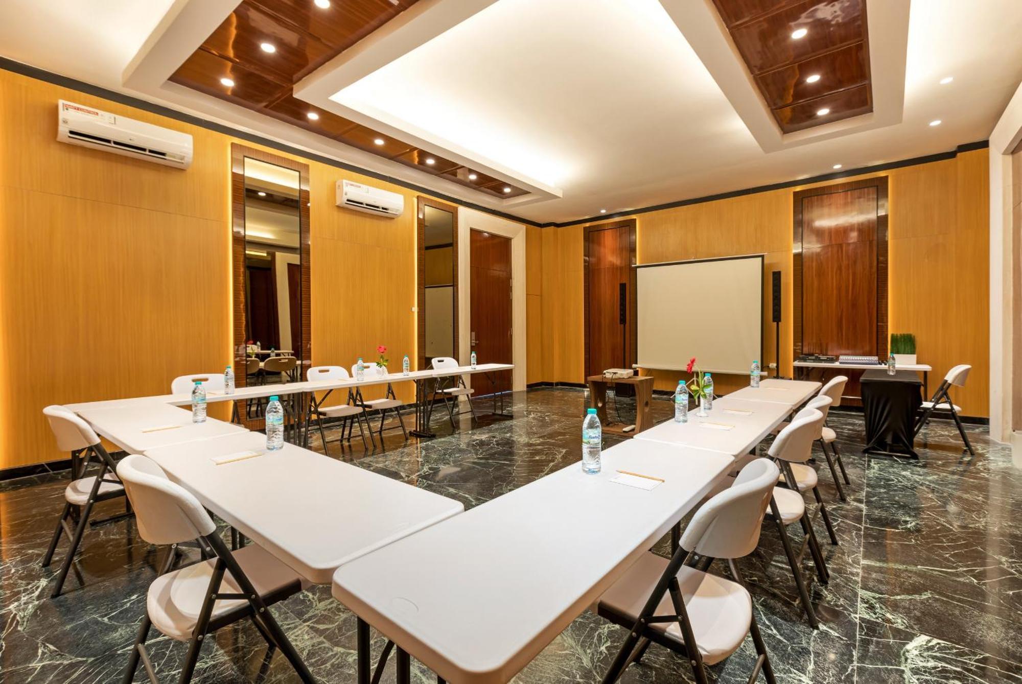 Boss Legian Hotel Powered By Archipelago Exteriör bild