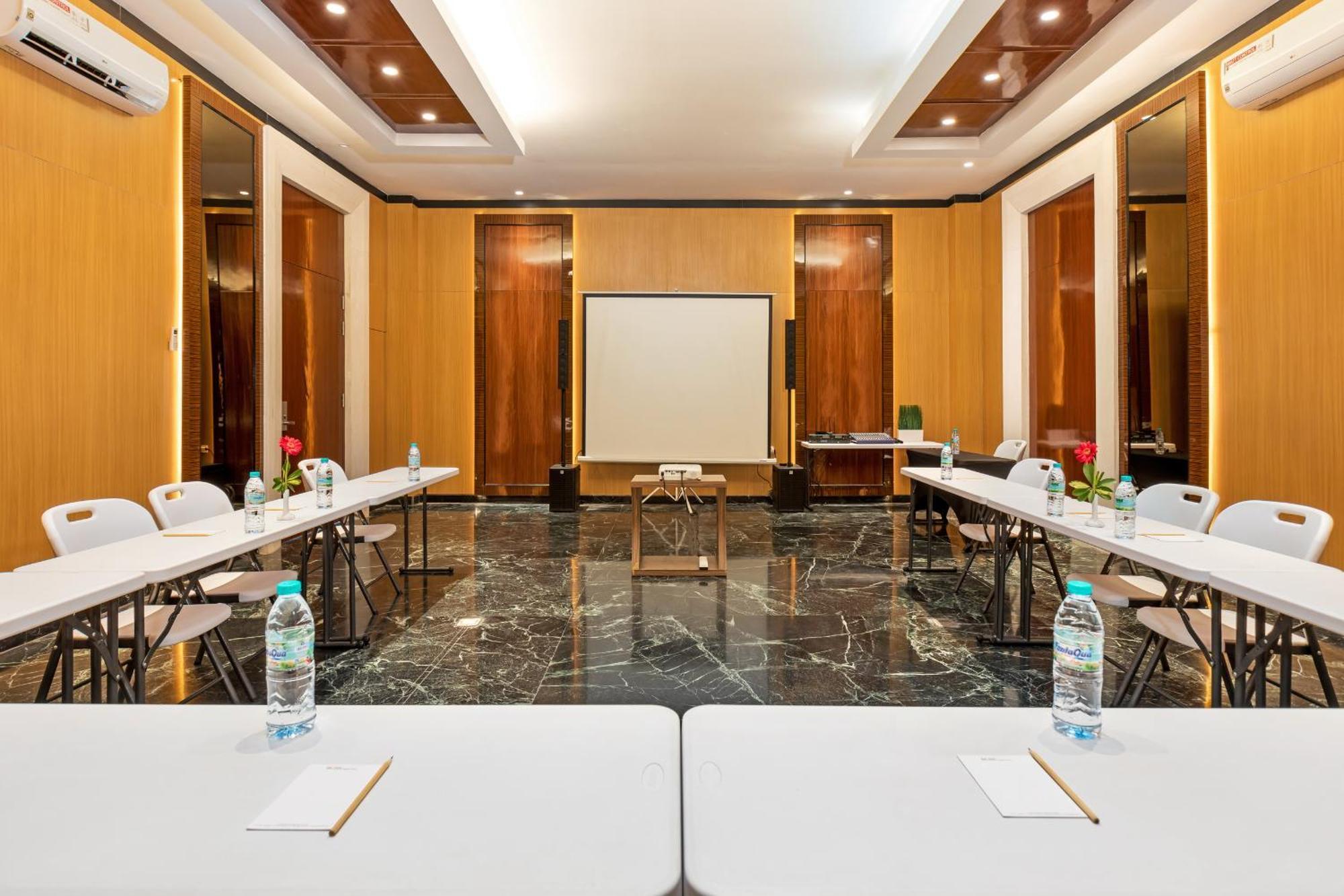 Boss Legian Hotel Powered By Archipelago Exteriör bild