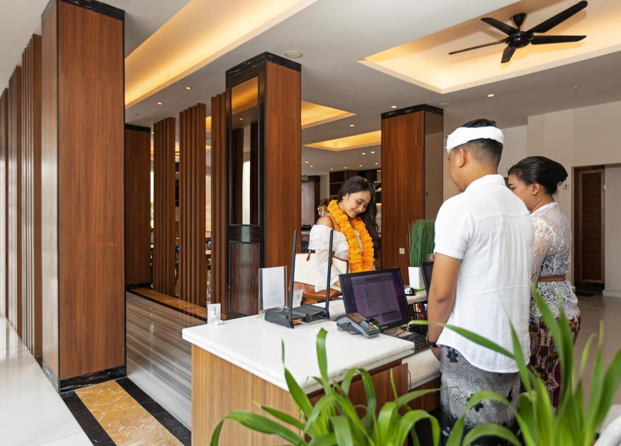 Boss Legian Hotel Powered By Archipelago Exteriör bild