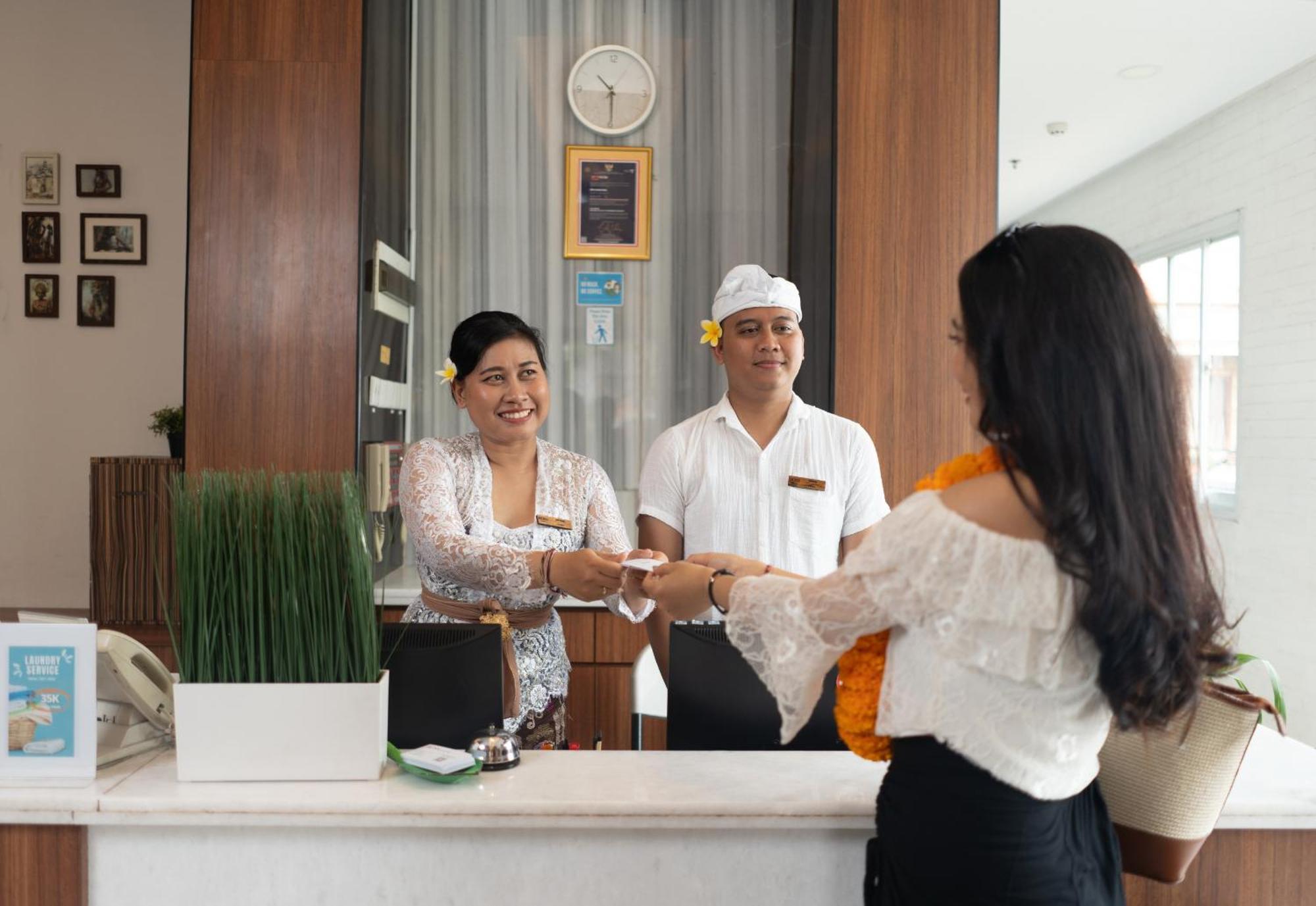 Boss Legian Hotel Powered By Archipelago Exteriör bild